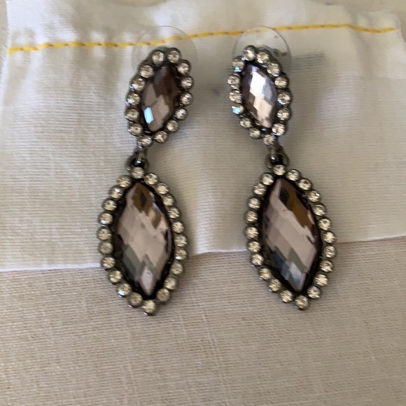 🌸 Monet Jewelry Drop Earrings🌸 - Picture 6 of 7